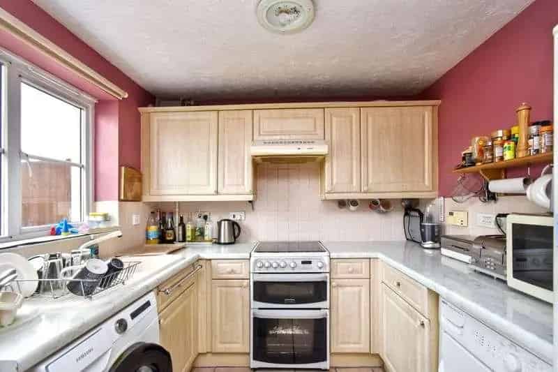 3 Bed House for Sale Near Town Centre