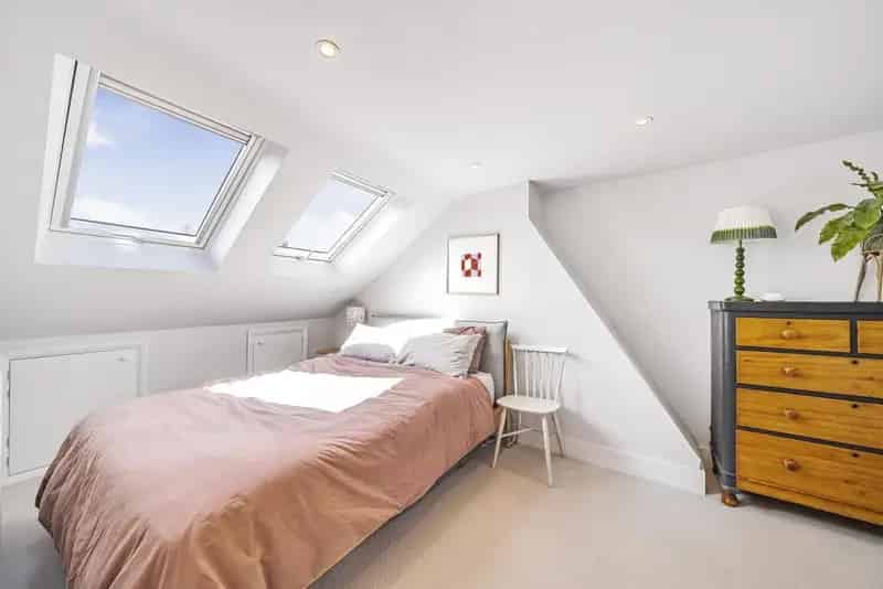 2-Bed Split Level Apartment with Private Garden