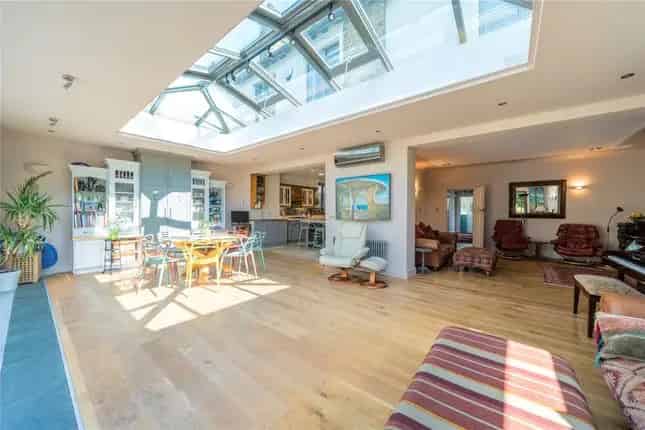 Six Bedroom Arts & Crafts House For Sale in London N6