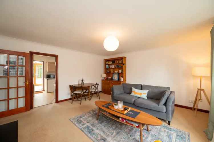 4 Bedroom Detached House Near Shops and Amenities