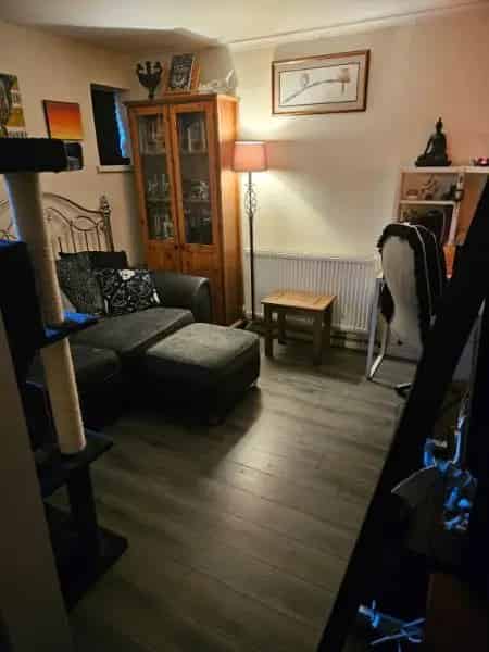 Spacious Semi Detached Maisonette with Two Gardens
