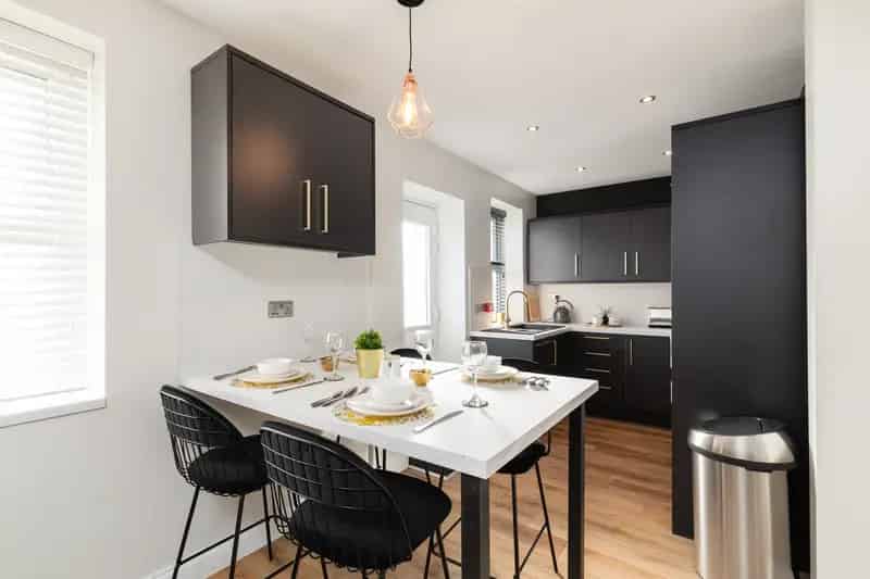 6 Double Ensuite Rooms House Share Near New Pudsey Station