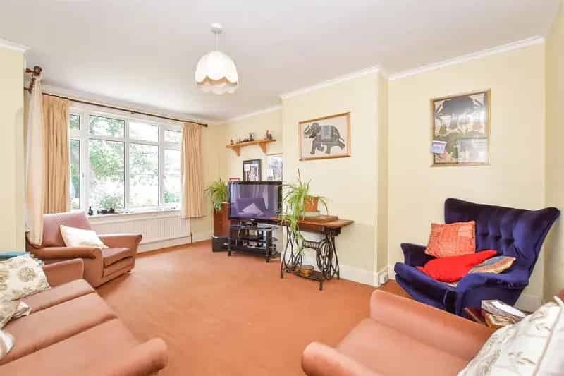 4 Bedroom Semi Detached House For Sale Littlehampton