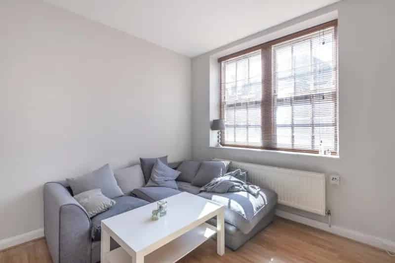 Spacious Unfurnished Home Near Hammersmith Broadway