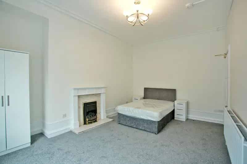 4 Bedroom Furnished Flat to Rent Near Aberdeen University
