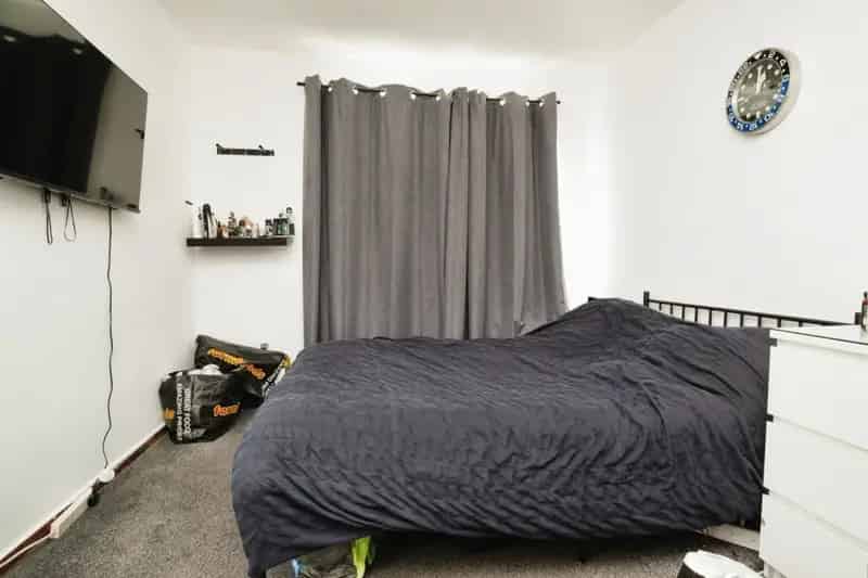 3 Bedroom Terraced House Grangetown Cardiff No Chain