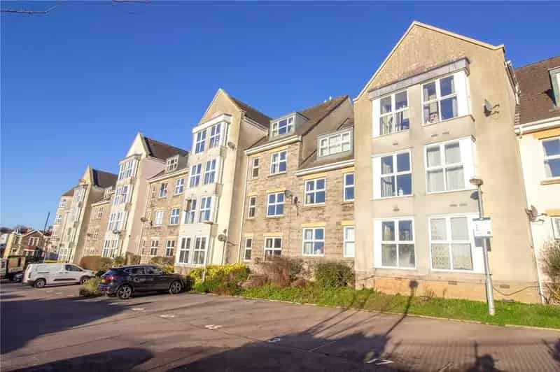 2 Bedroom Apartment for Sale Near Eastville Park