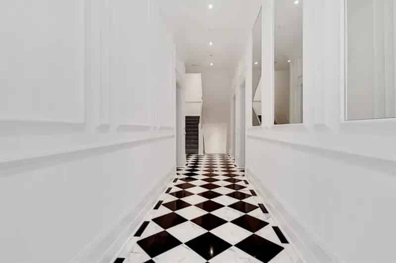 2 Bedroom Penthouse Flat for Sale near Ealing Broadway