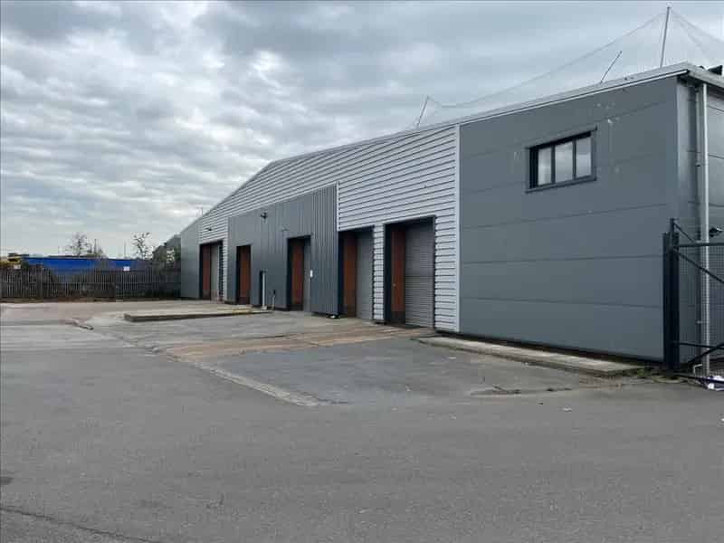 Exeter Trade Park Warehouse: Industrial Unit with Large Yard and Modern Office