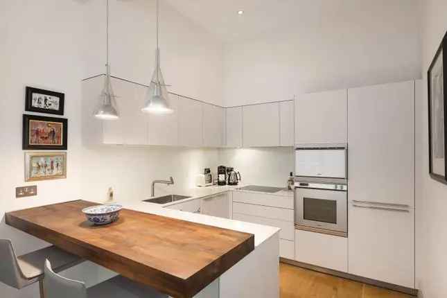 Terraced House for Sale in Knightsbridge London