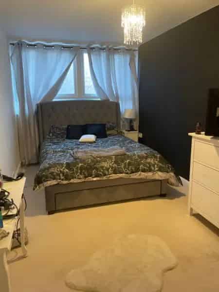 2 Bed Brighton Flat Shops Schools Doctors Close