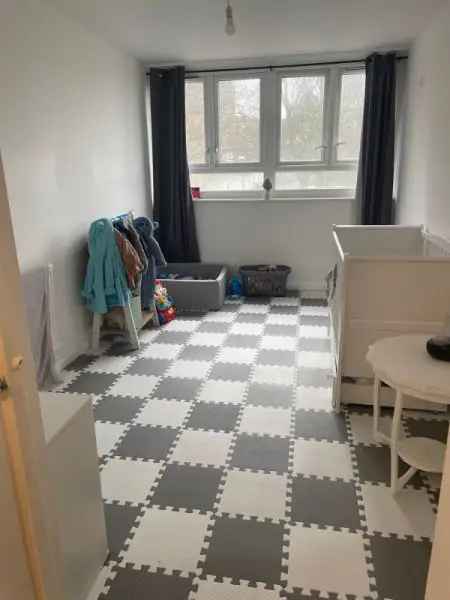 2 Bed Brighton Flat Shops Schools Doctors Close