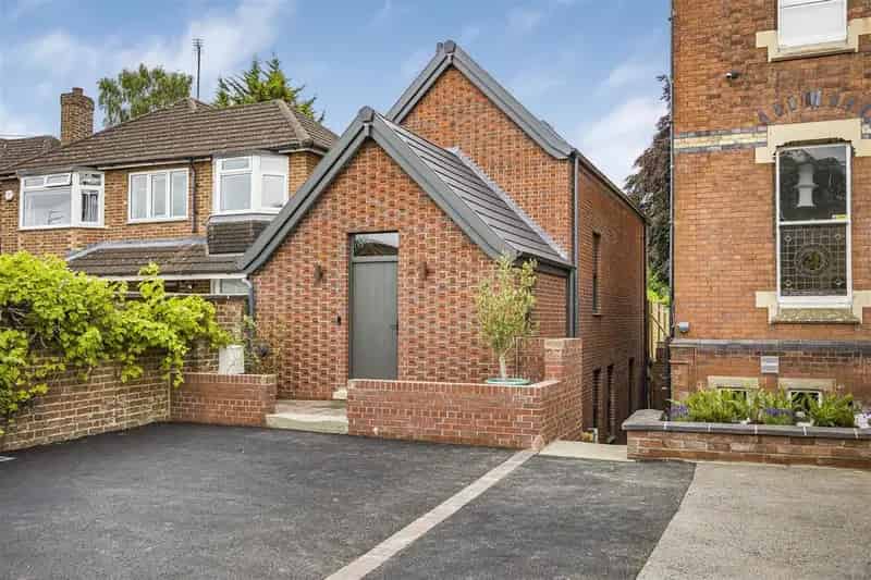 4 Bedroom Detached House for Sale Cheltenham