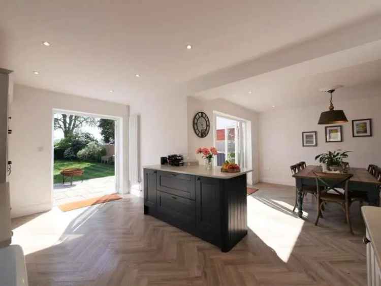 4 Bed Detached House for Sale in Ipswich