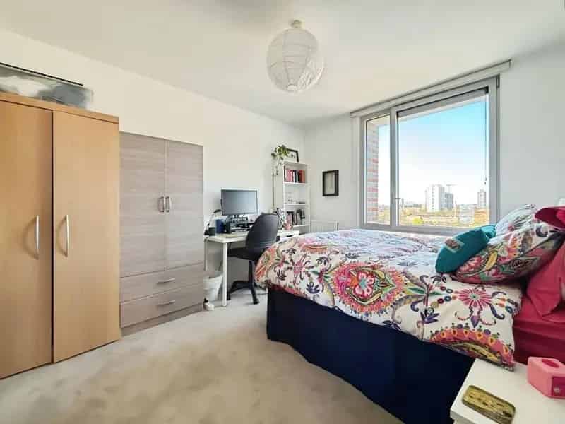 3 bedroom  Flat for sale, London, E3