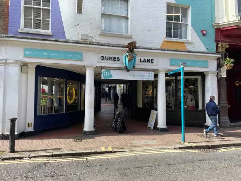Prime Retail Unit to Let in Central Brighton