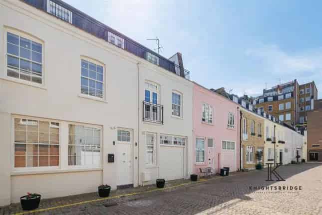 Stunning 3-4 Bedroom Terraced House, Princes Gate Mews, South Kensington