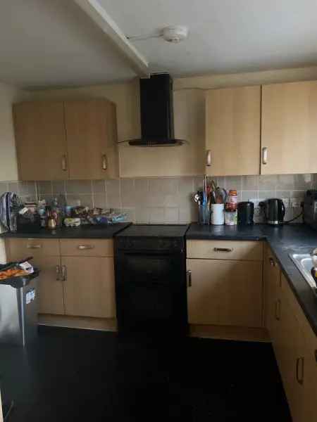 Flat For Rent in Epsom and Ewell, England