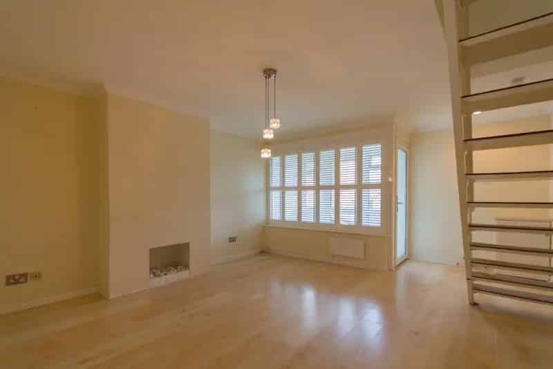 3 Bed House Near Hospital Zero Deposit Available June Move In