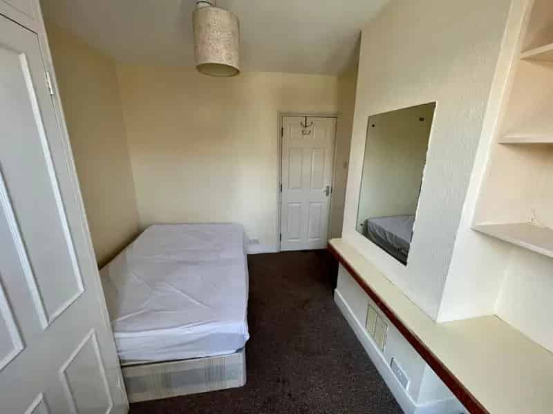 1 Bedroom House of Multiple Occupation HMO To Rent