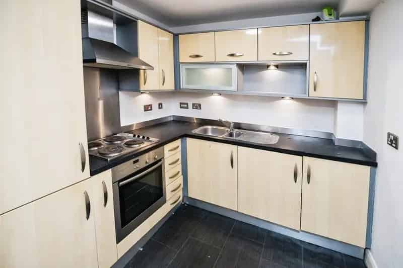 2 Bed Apartment Chester City Centre Secure Parking 6 Month Let