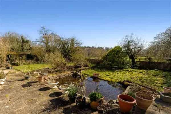 Four Bedroom Detached House with 089 Acres Hampshire