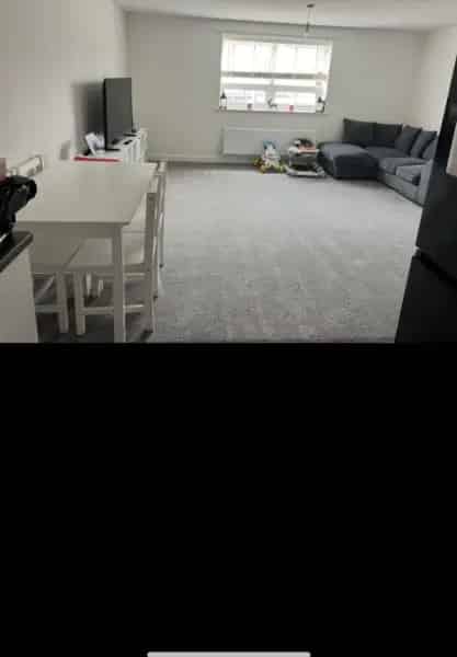 Ground Floor 2-Bedroom Flat Near Schools