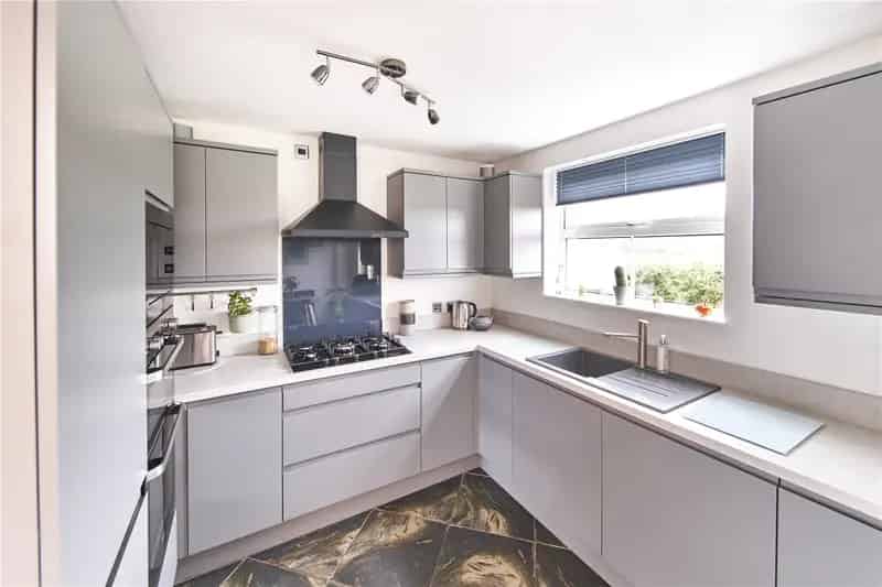 House For Sale , 39, Glebe Court, Leeds, England