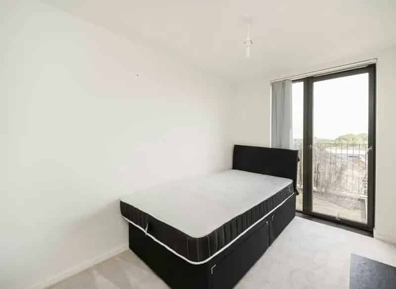 Two Bedroom Chain Free Home Near Canning Town Station