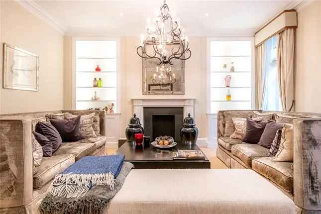 Flat for sale in Davies Street, Mayfair, London W1K