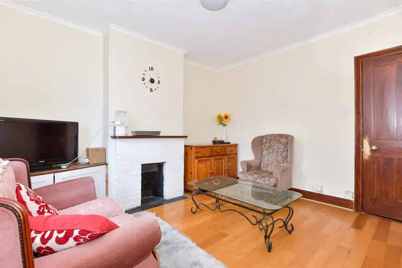 3 Bedroom Terraced House for Sale Near Amenities