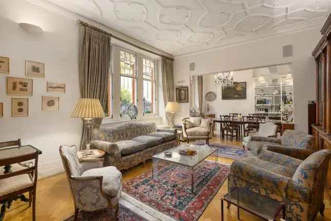 Magnificent Flat for Sale in Queen's Gate London SW7