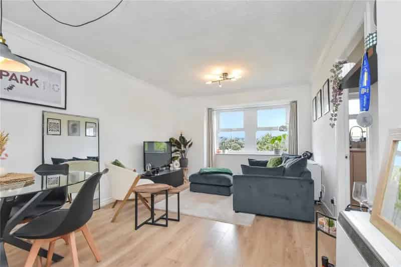 Flat For Sale , Leeds, England