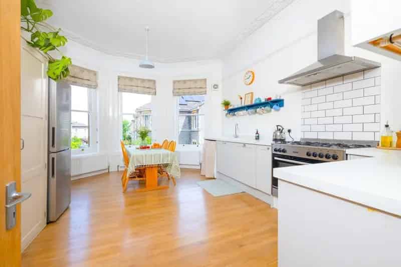 2 Bedroom Victorian Flat for Sale in Cotham