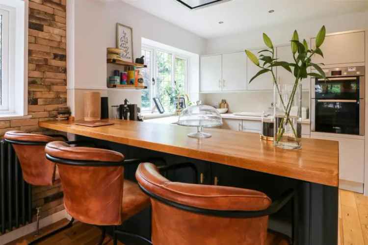 5 Bedroom Detached House for Sale Near Sutton Girls School