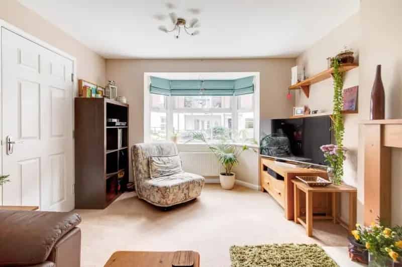 4 bedroom link detached house for sale
