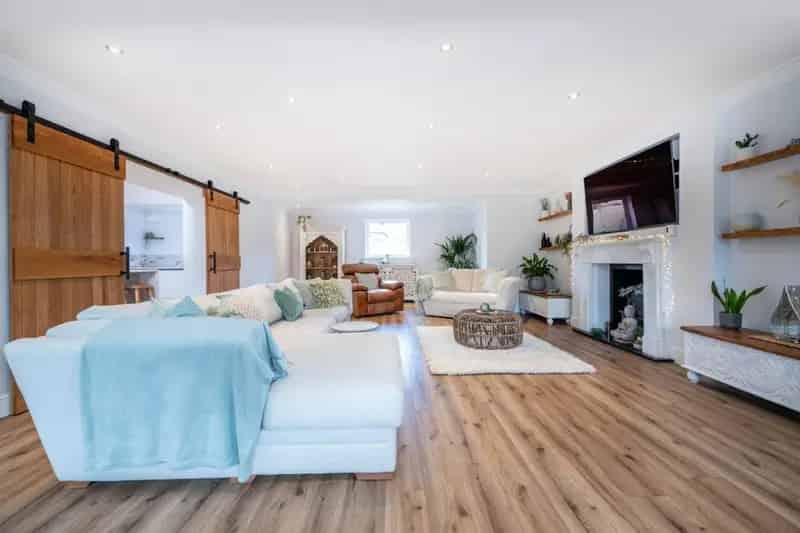 4 Bedroom Detached House For Sale Modern Family Home