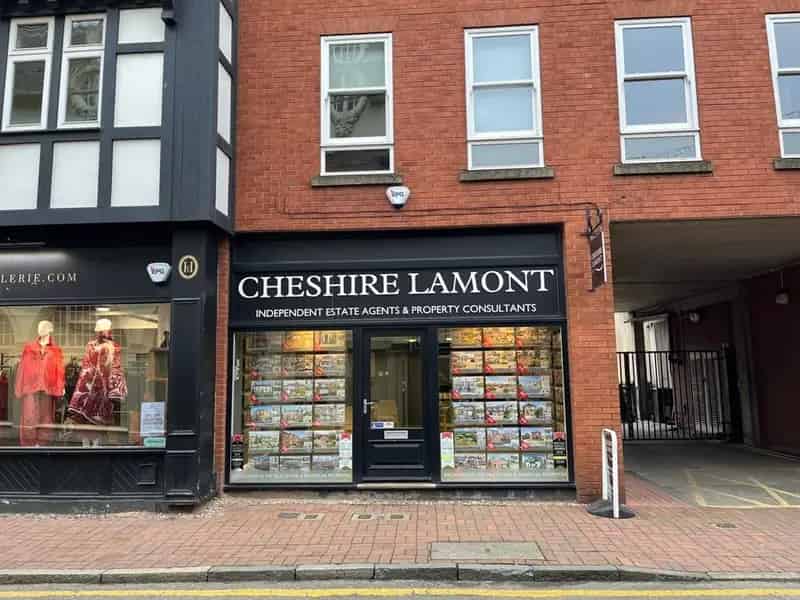 Retail Unit 490 sq ft Leasehold