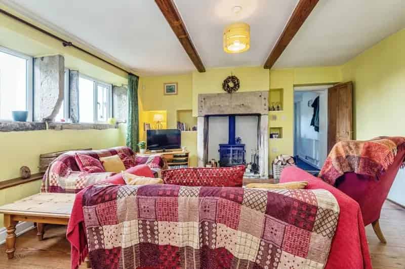 2 Bedroom Detached House for Sale Pecket Well West Yorkshire