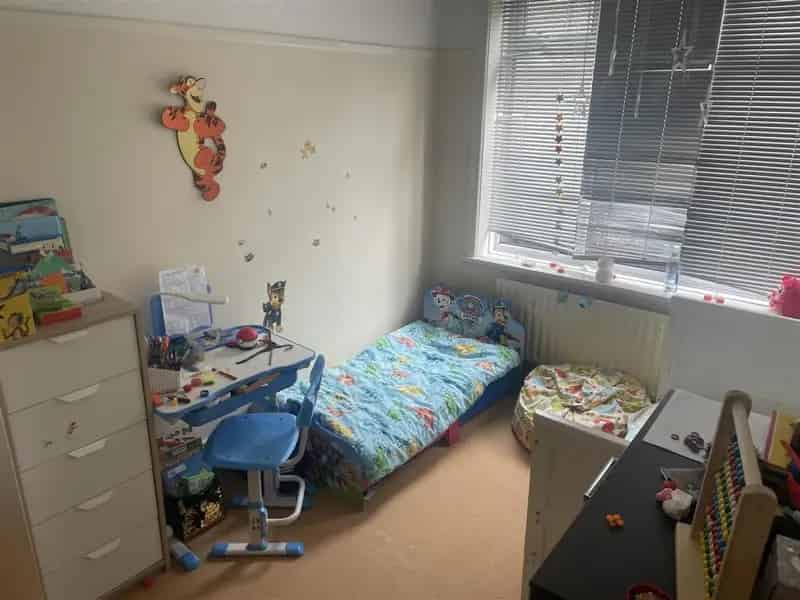 2 Bedroom Flat Pokesdown Gas Central Heating Off Road Parking