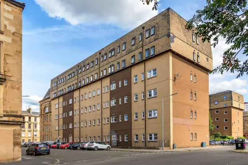 2 Bedroom Flat to Rent Finnieston - Modern Kitchen No Lounge