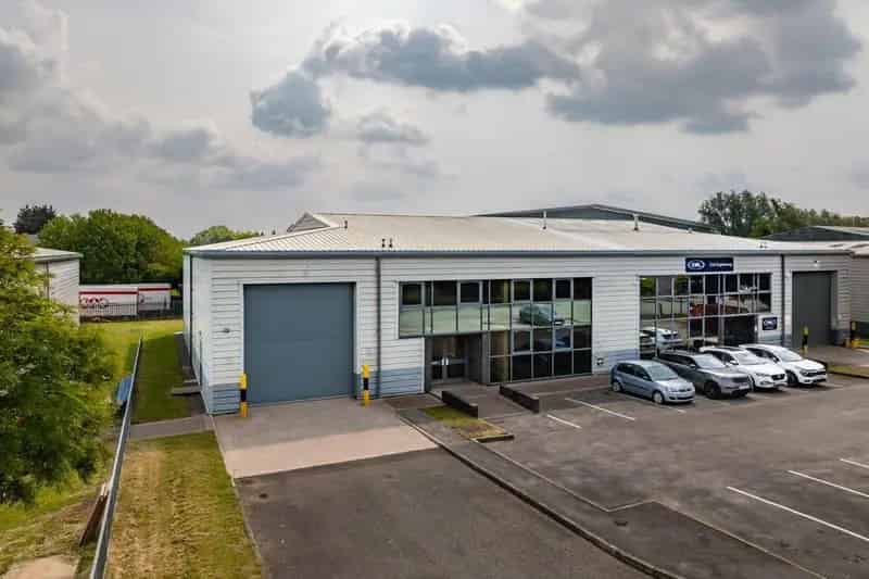6066 sq ft Industrial Trade Workshop Unit To Let