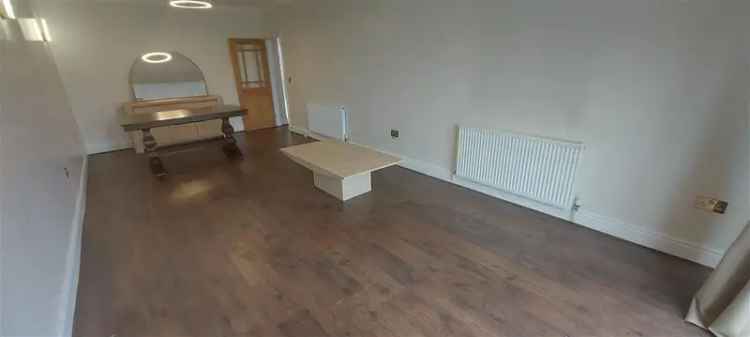 3 Bedroom House with Free Internet and Zero Deposit Option