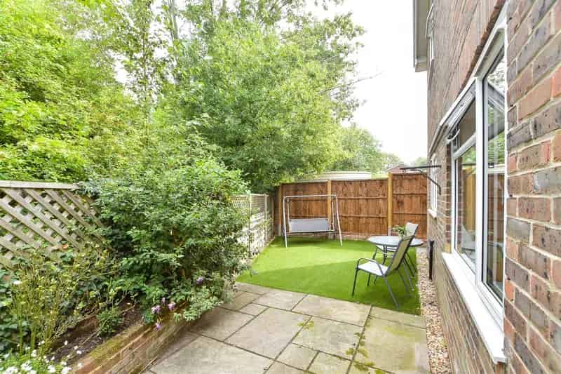 3 Bedroom Detached House for Sale in North Holmwood