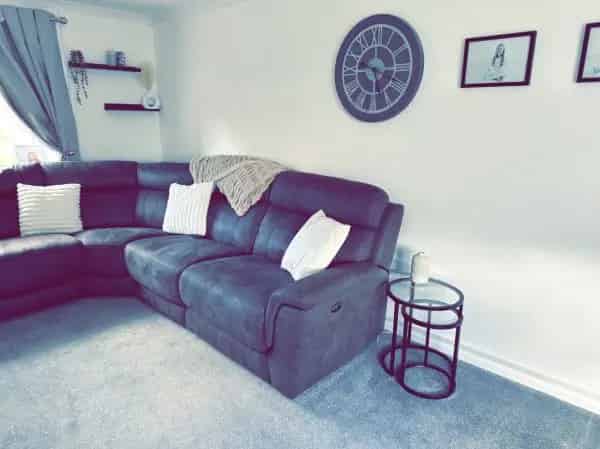 Large 2 Bed House with Garden and Shed