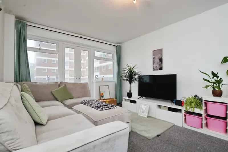 Hove Beach Apartment 2 Beds Modern Kitchen Balcony