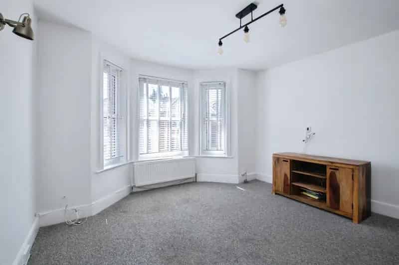 1 Bedroom Flat for Sale - Modern City Apartment