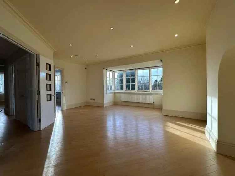 2 Bed Flat for Sale near Sutton Coldfield Town Centre
