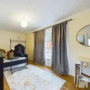 3 Bedroom House 65m² Manchester Furnished Garden Available Now