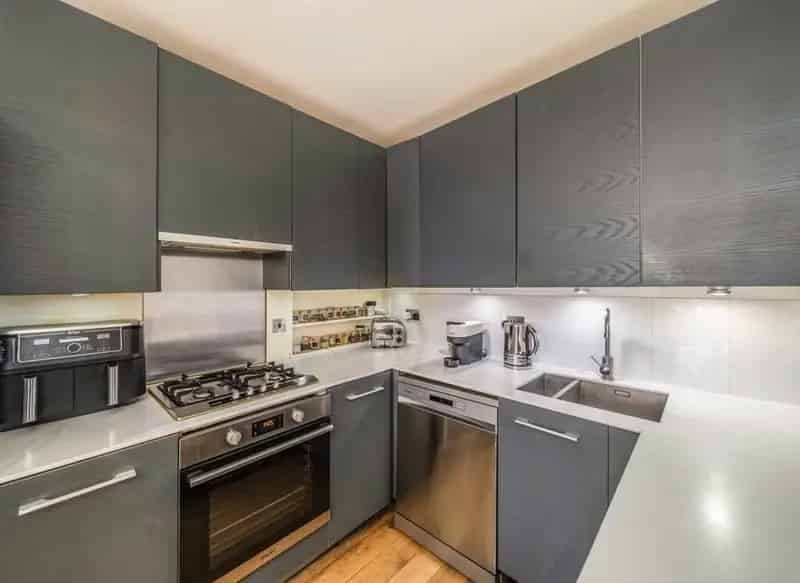 Spacious 2 Double Bedroom Victorian Flat Clapham